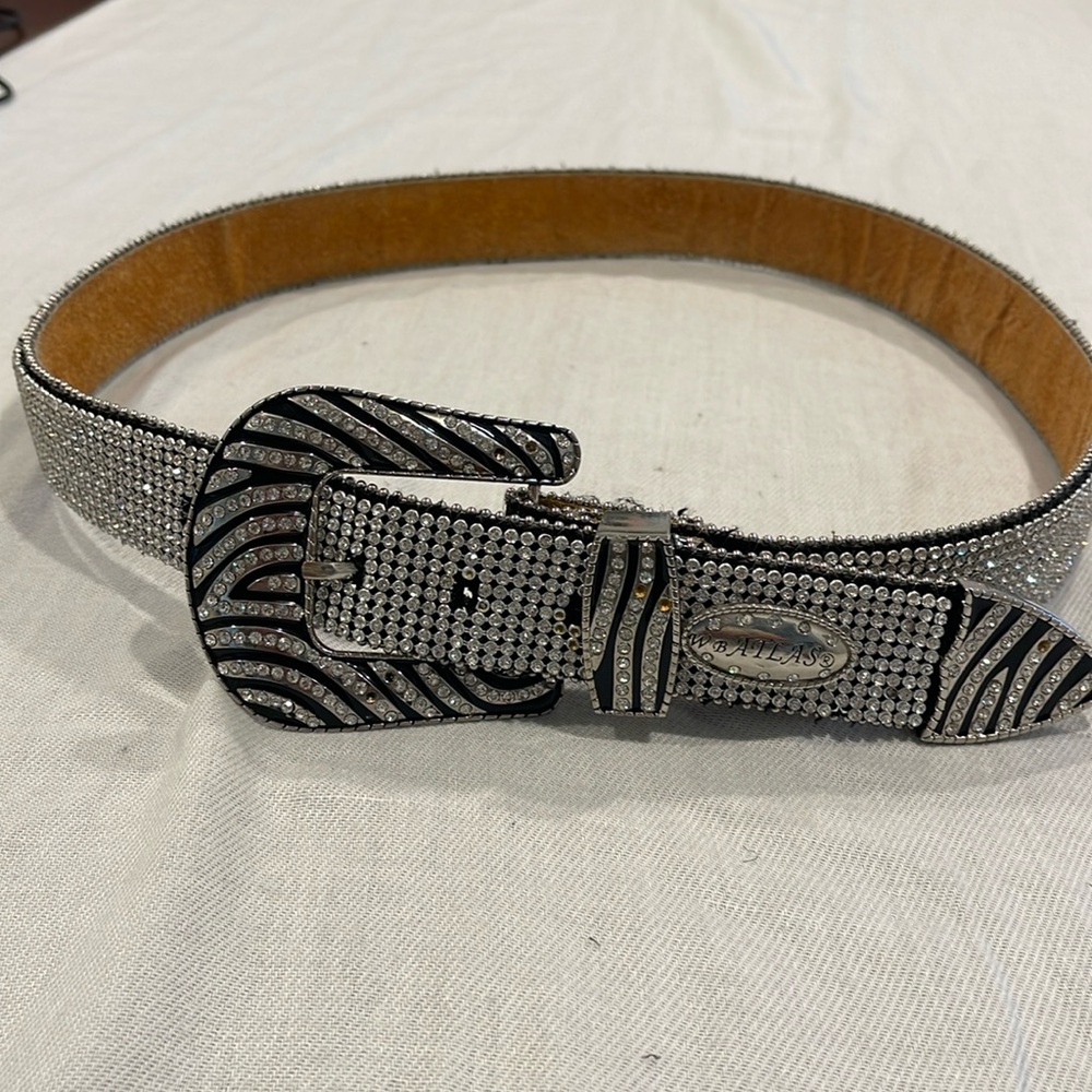 B1664 WB Atlas Belt Lots of Bling SZ 44” x 1.5”